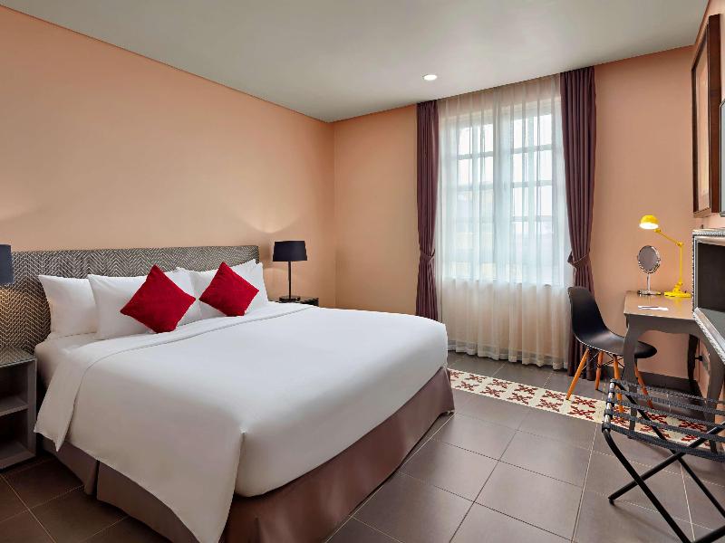 Mercure Danang French Village Bana Hills image