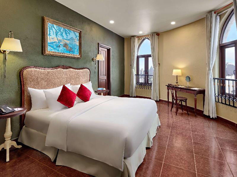 Mercure Danang French Village Bana Hills image