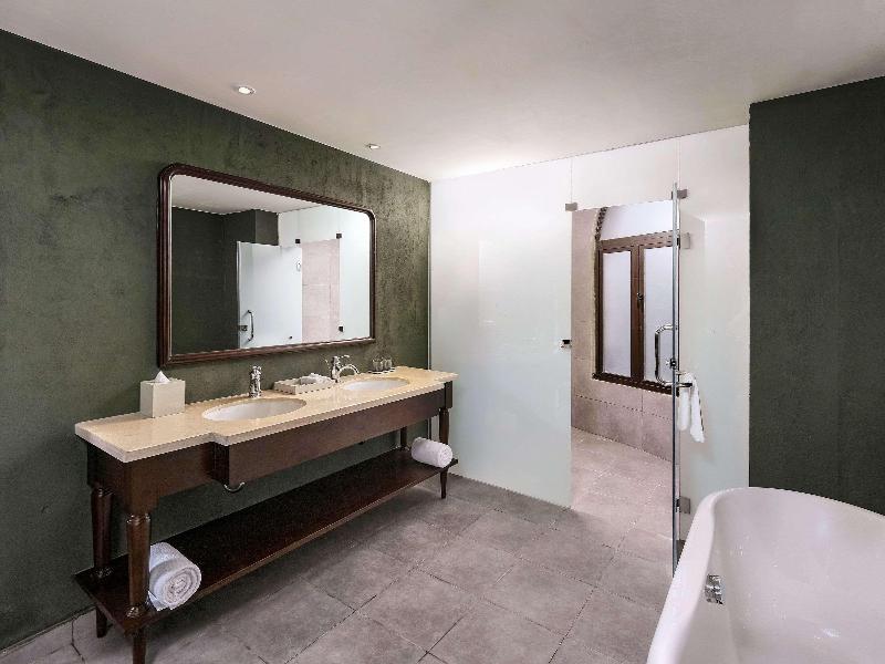 Mercure Danang French Village Bana Hills image