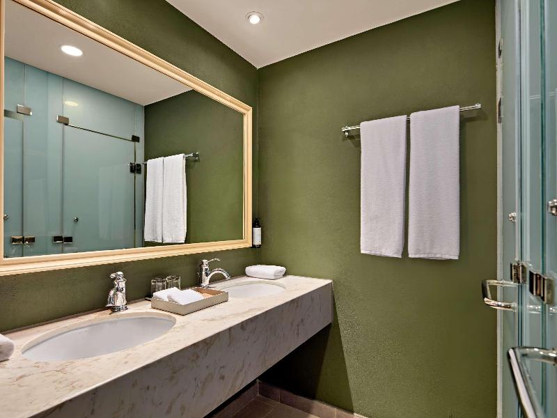 Mercure Danang French Village Bana Hills image