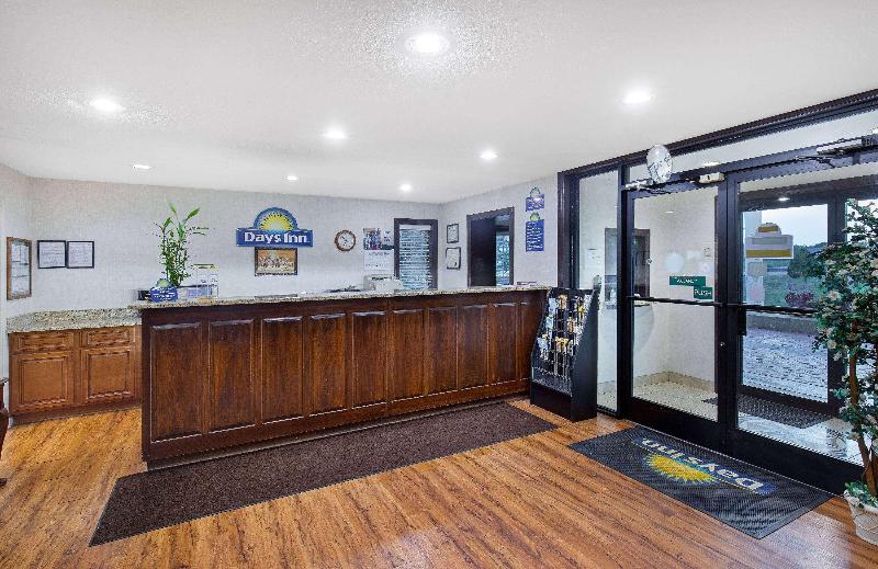 Days Inn by Wyndham Savannah image