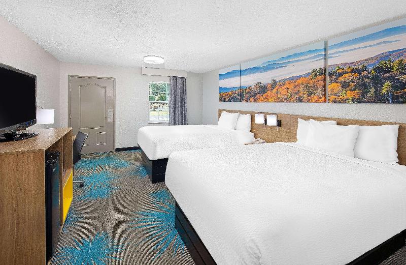 Days Inn by Wyndham Savannah image