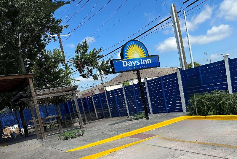 Days Inn By Wyndham New Orleans Pontchartrain image
