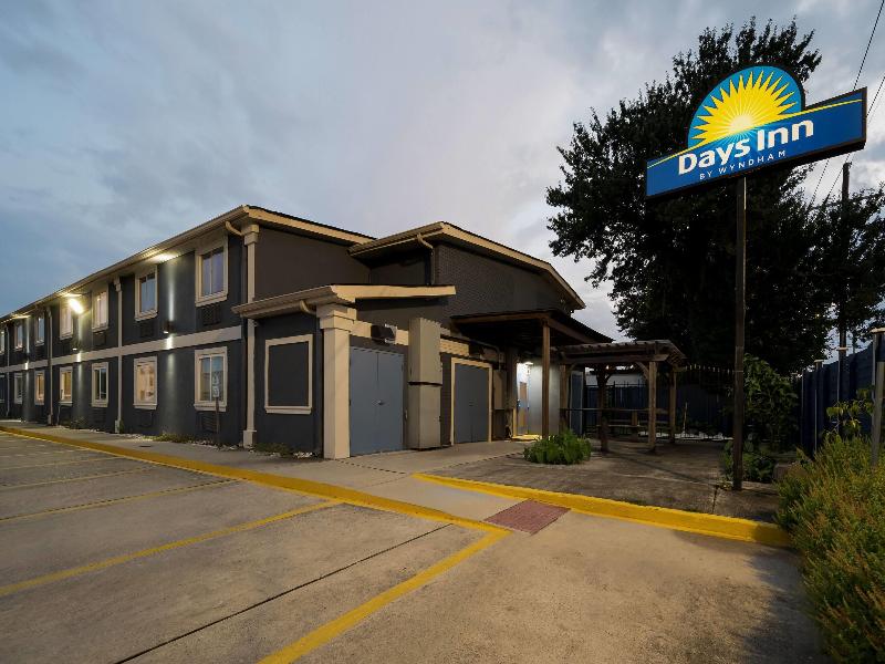Days Inn By Wyndham New Orleans Pontchartrain image