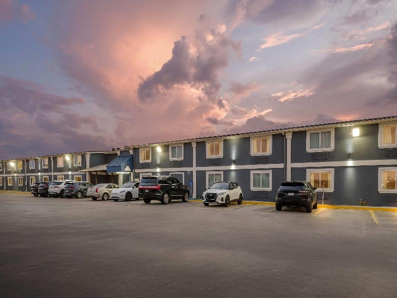 Days Inn By Wyndham New Orleans Pontchartrain image