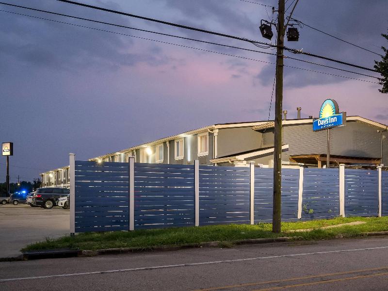 Days Inn By Wyndham New Orleans Pontchartrain image