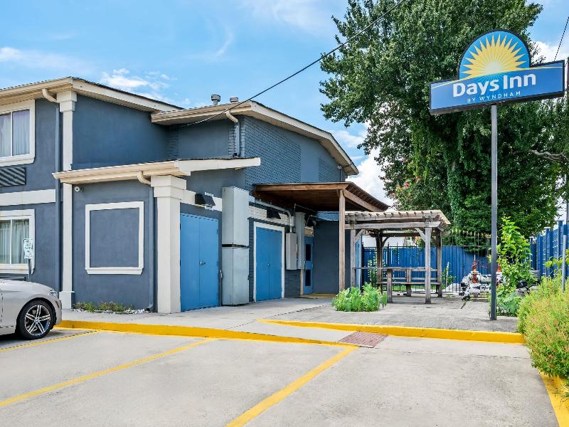Days Inn By Wyndham New Orleans Pontchartrain image