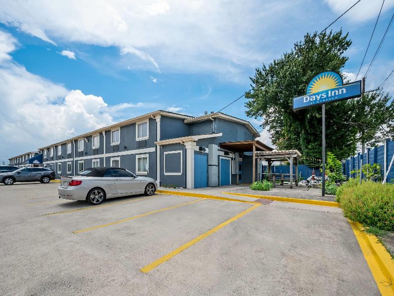 Days Inn By Wyndham New Orleans Pontchartrain image