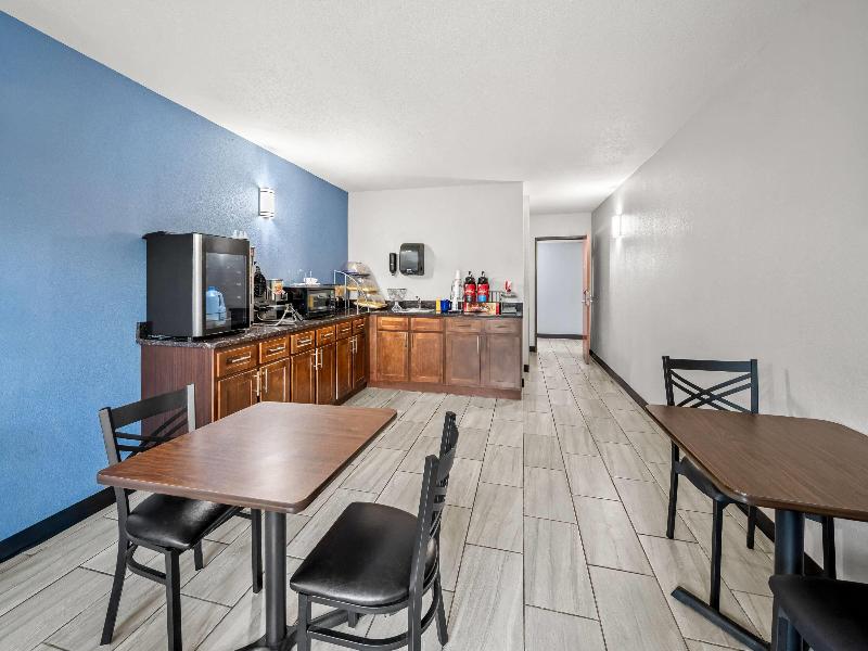 Days Inn By Wyndham New Orleans Pontchartrain image