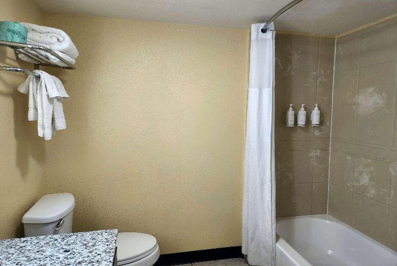 Days Inn By Wyndham New Orleans Pontchartrain image