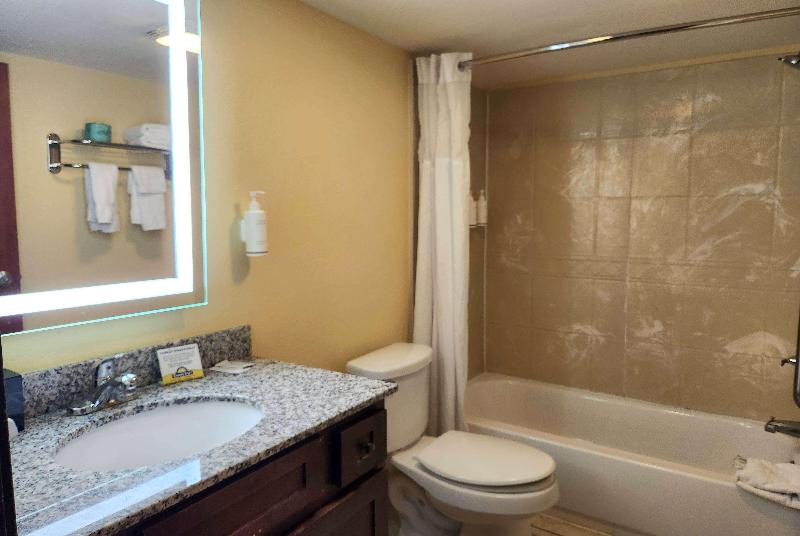 Days Inn By Wyndham New Orleans Pontchartrain image