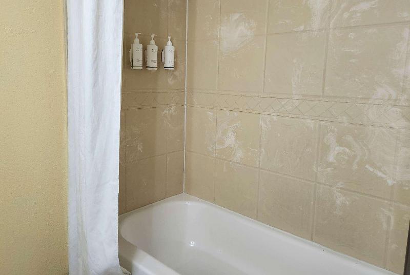 Days Inn By Wyndham New Orleans Pontchartrain image