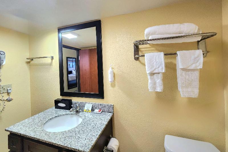 Days Inn By Wyndham New Orleans Pontchartrain image