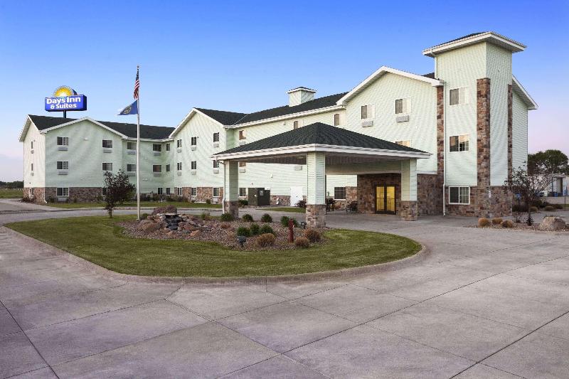 Hotel Days Inn & Suites by Wyndham Columbus NE