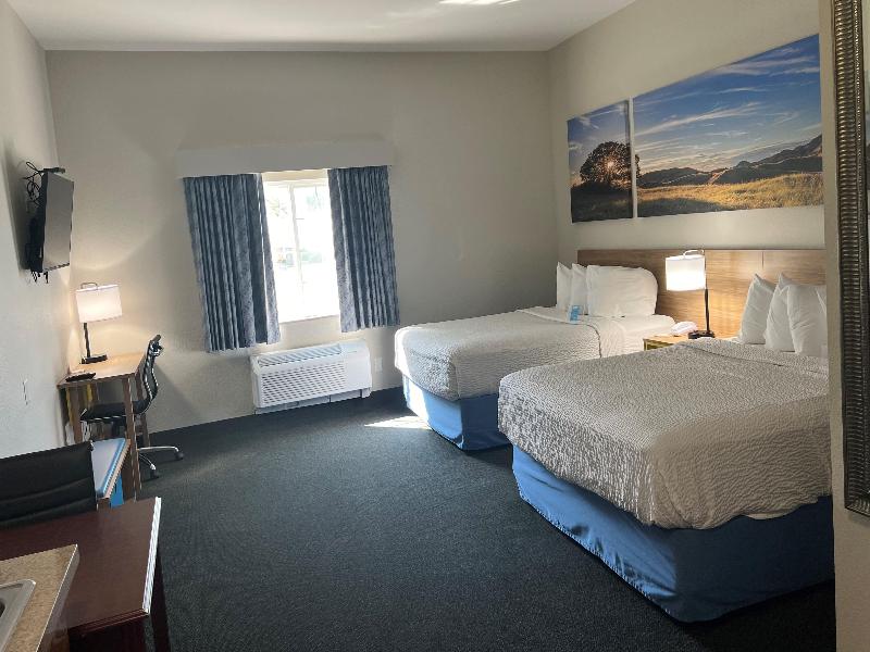 Days Inn & Suites by Wyndham Columbus NE image