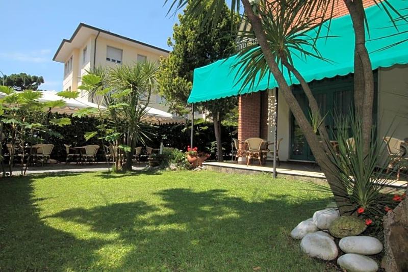 Hotel Vera image