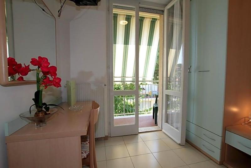 Hotel Vera image
