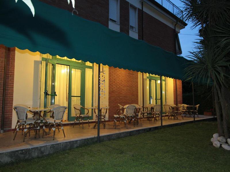 Hotel Vera image