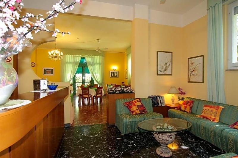 Hotel Vera image