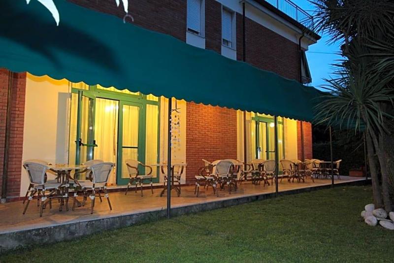 Hotel Vera image