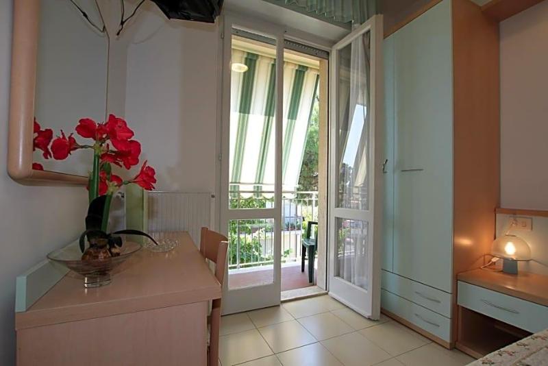 Hotel Vera image