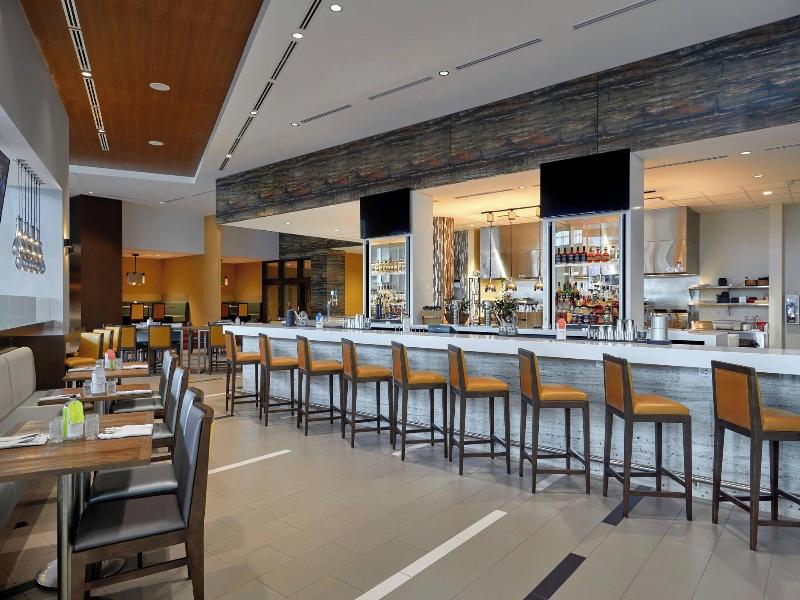 Calgary Airport Marriott In-Terminal Hotel image