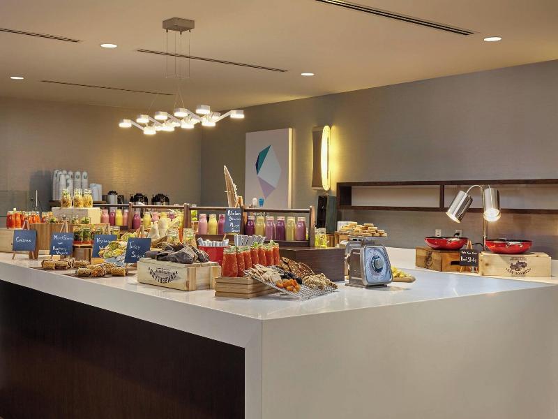 Calgary Airport Marriott In-Terminal Hotel image