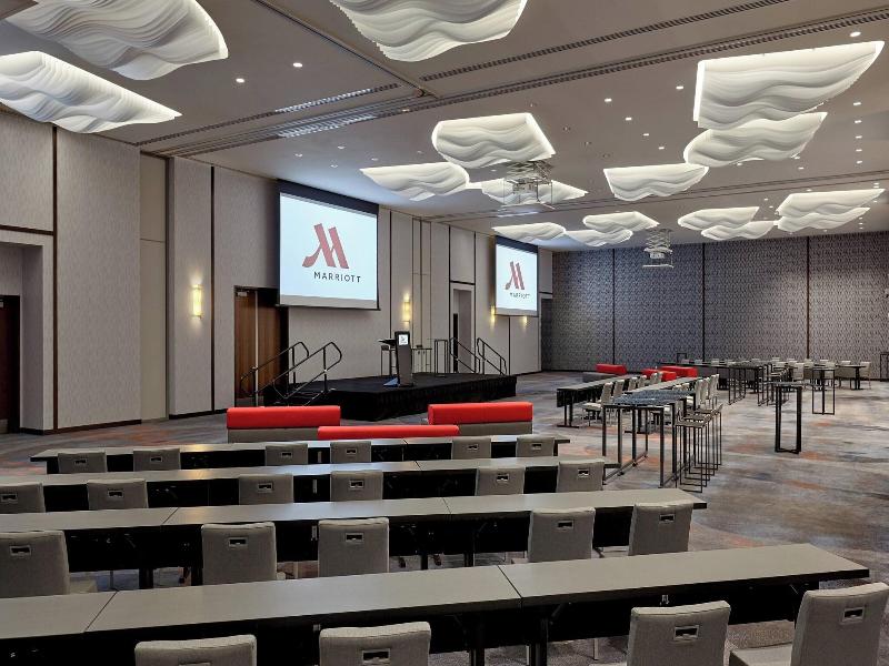 Calgary Airport Marriott In-Terminal Hotel image