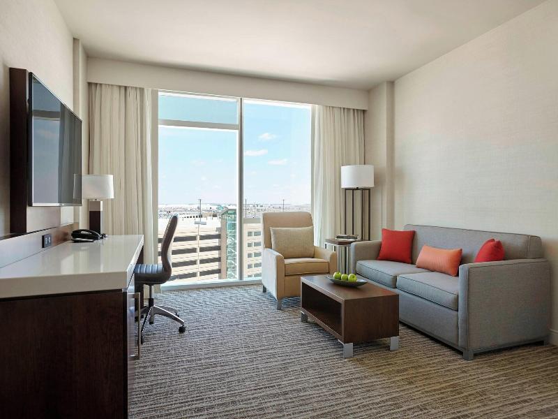 Calgary Airport Marriott In-Terminal Hotel image