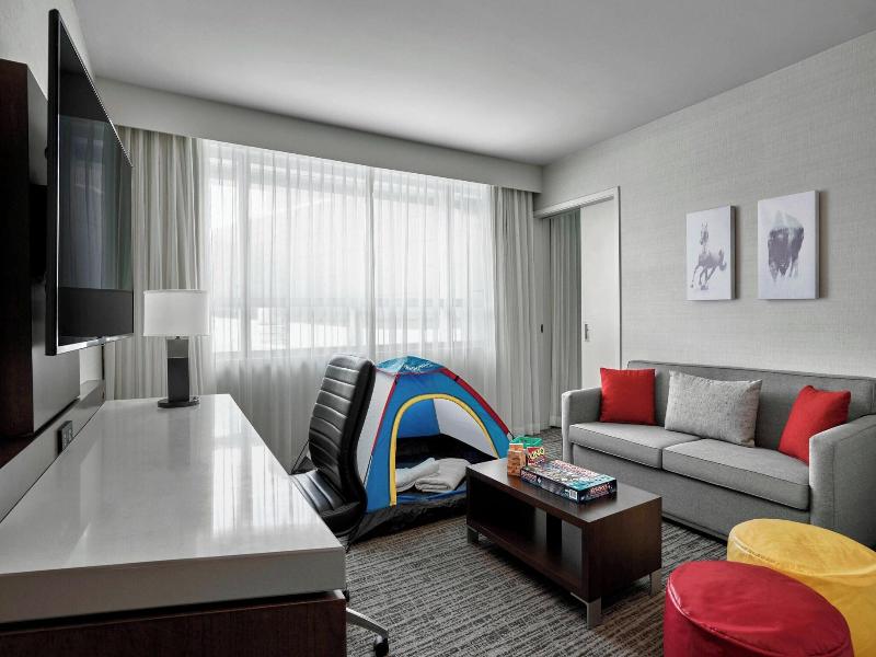 Calgary Airport Marriott In-Terminal Hotel image