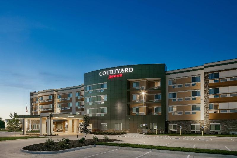 Courtyard Omaha Bellevue at Beardmore Event Center image