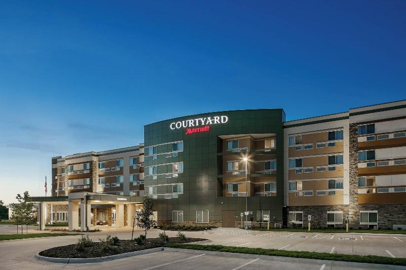 Courtyard Omaha Bellevue at Beardmore Event Center image
