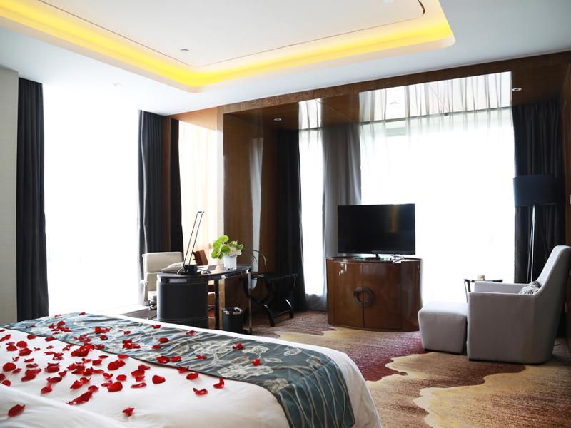 Ramada Plaza Liuzhou Liudong image