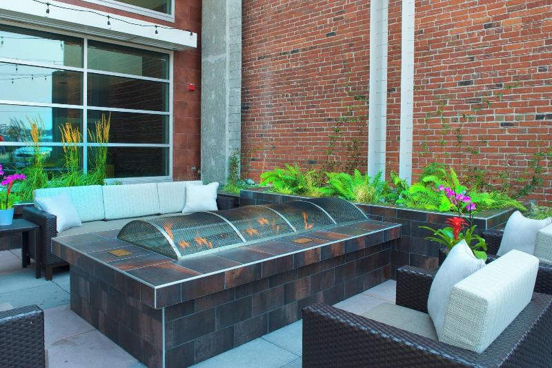 Courtyard Seattle Everett Downtown image