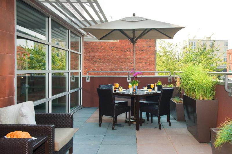 Courtyard Seattle Everett Downtown image