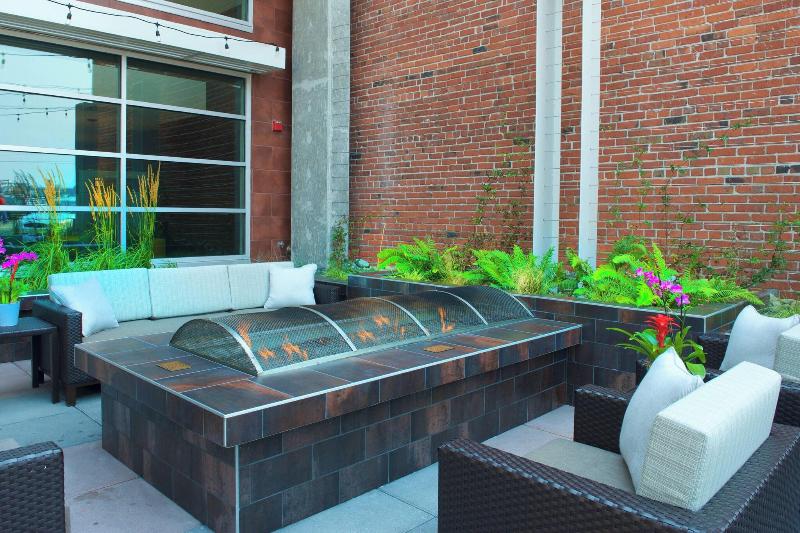 Courtyard Seattle Everett Downtown image