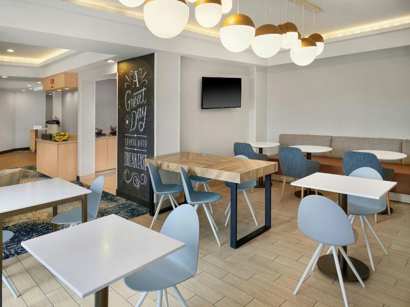 TownePlace Suites Detroit Troy image
