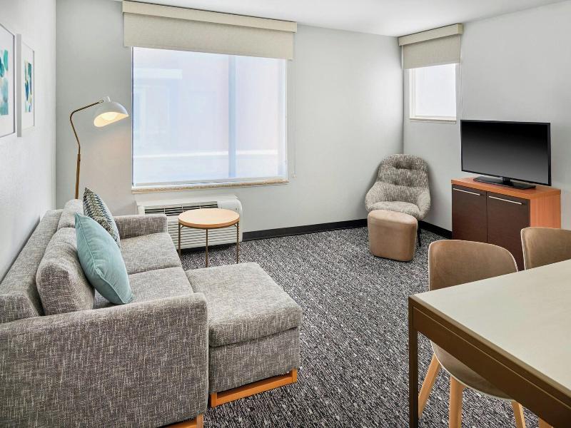 TownePlace Suites Detroit Troy image