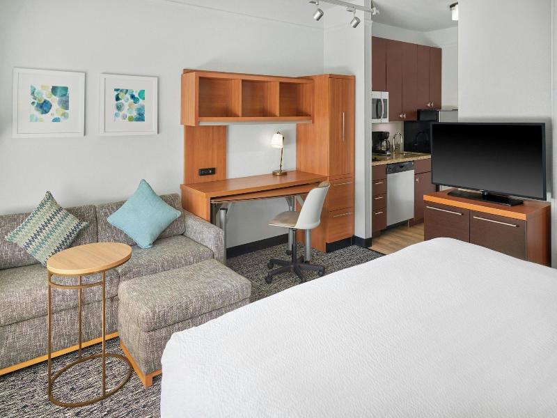 TownePlace Suites Detroit Troy image