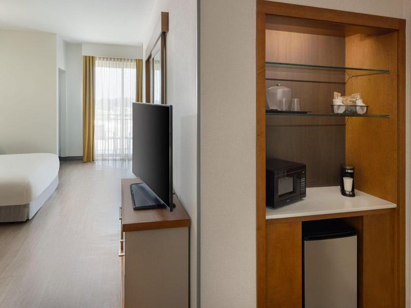 SpringHill Suites Orange Beach at The Wharf image