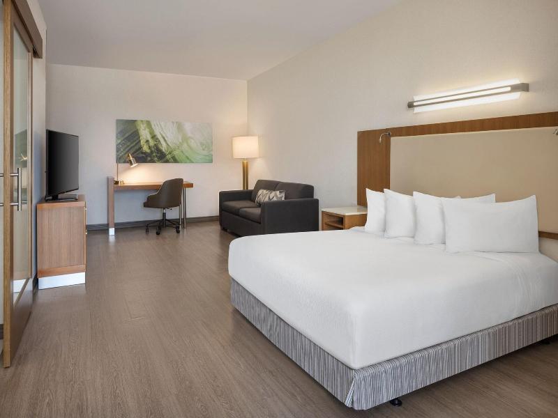 SpringHill Suites Orange Beach at The Wharf image