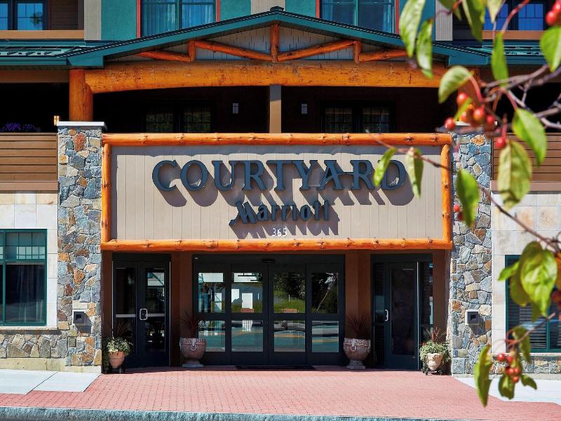 Courtyard Lake George image