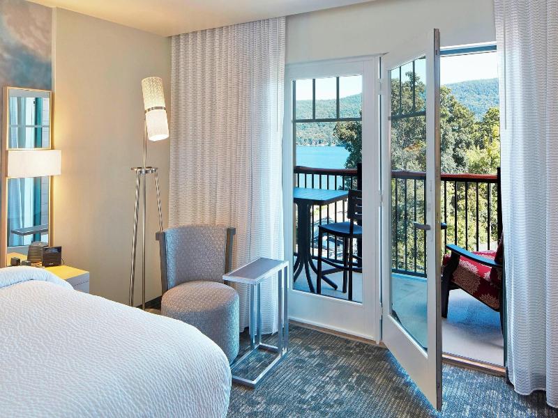 Courtyard Lake George image