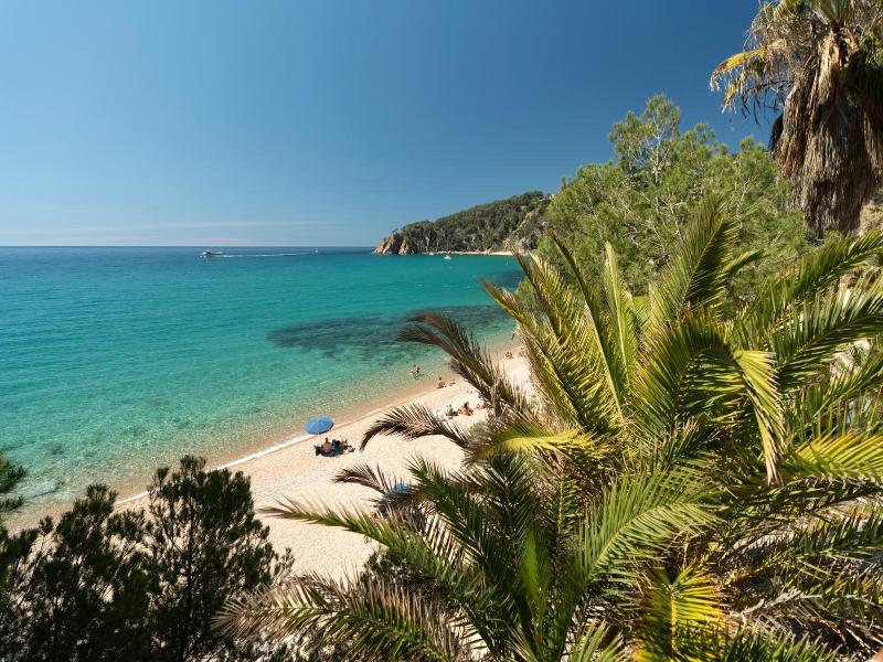 T Luxury House In Cala Llevado image