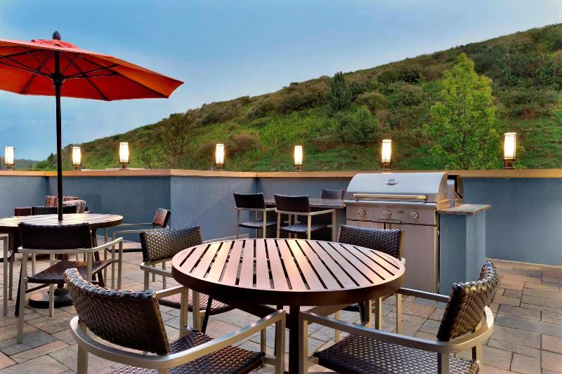 TownePlace Suites Pittsburgh Airport/Robinson Town image