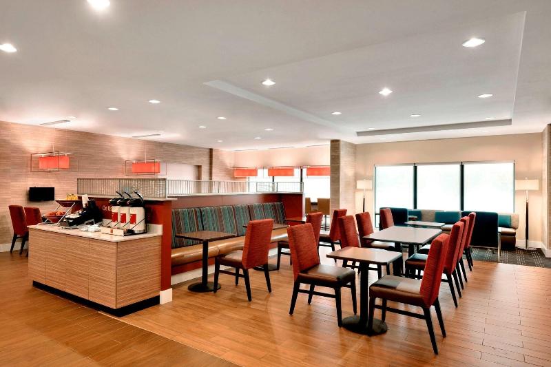 TownePlace Suites Pittsburgh Airport/Robinson Town image