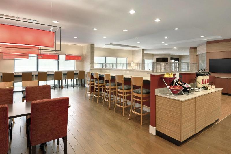 TownePlace Suites Pittsburgh Airport/Robinson Town image