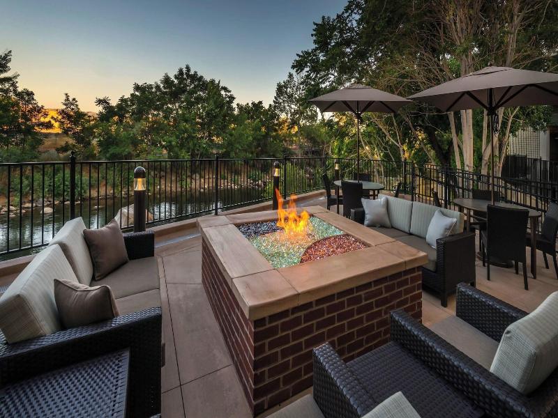 Courtyard Reno Downtown/Riverfront image