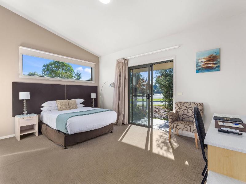 Quality Suites Point Cook Seasons 5 image