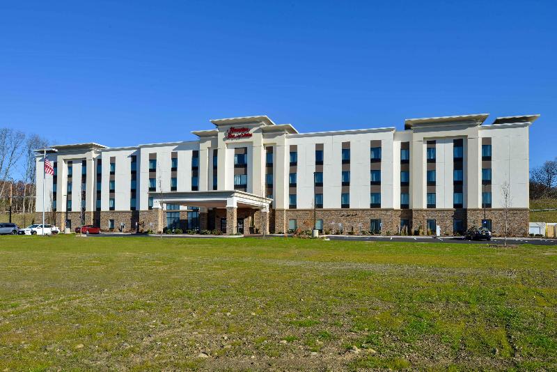 Hampton Inn & Suites Albany-East Greenbus image